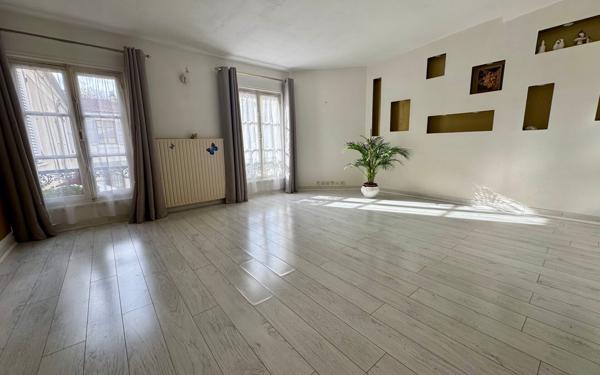 Appartement à vendre    2 pièces • 50,36 m2 Viroflay