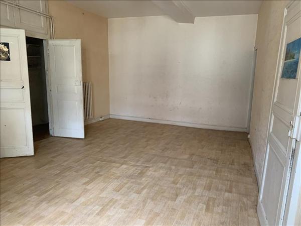 Immeuble à vendre |  Guéret |  196 m²