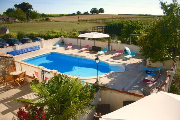 Jonzac (17500) MAISON D'HABITATION ET 5 GITES