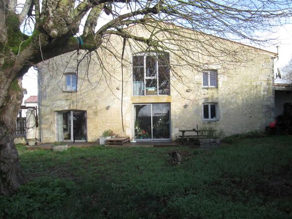 Jonzac (17500) MAISON D'HABITATION ET 5 GITES