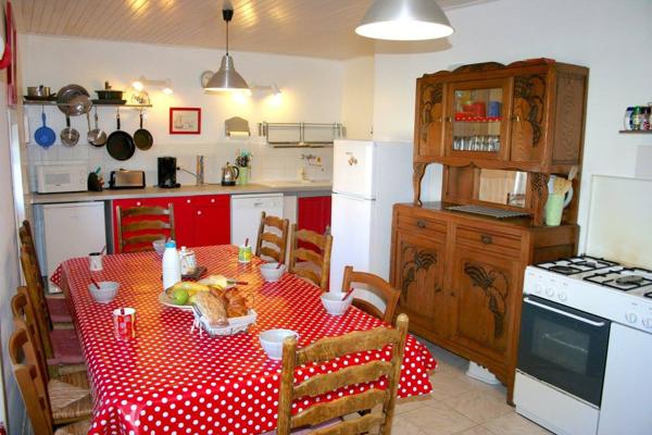 Jonzac (17500) MAISON D'HABITATION ET 5 GITES