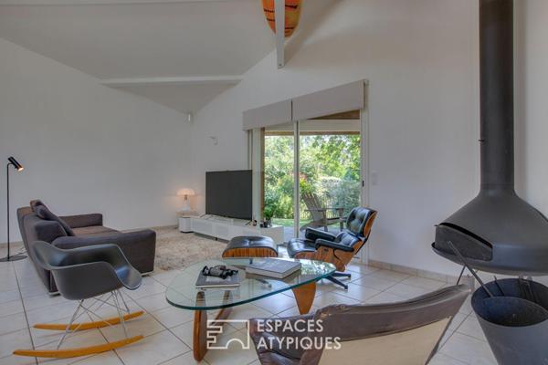 Villa d’architecte en lisière de forêt à 2 km des plages