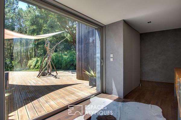 Villa d’architecte en lisière de forêt à 2 km des plages