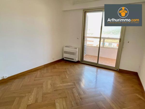 Location                                                      Appartement
                        
                     3 pièces                      81 m2                     à Propriano