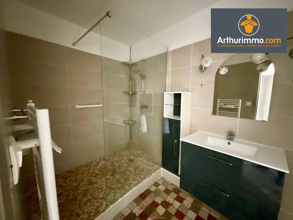 Location                                                      Appartement
                        
                     3 pièces                      81 m2                     à Propriano