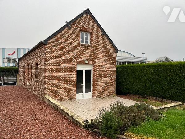 Maison 2 chambres avec cour et garage