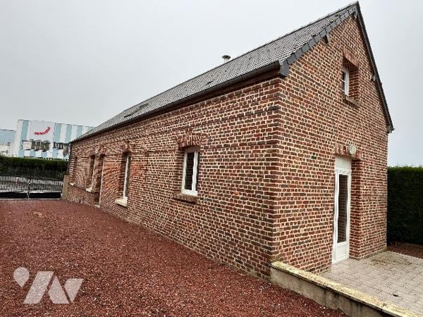 Maison 2 chambres avec cour et garage