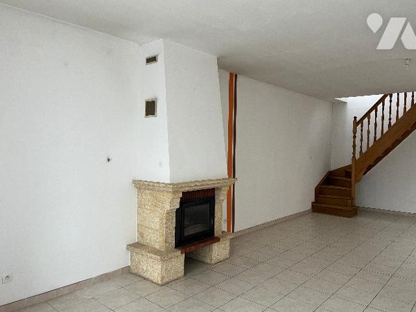 Maison 2 chambres avec cour et garage