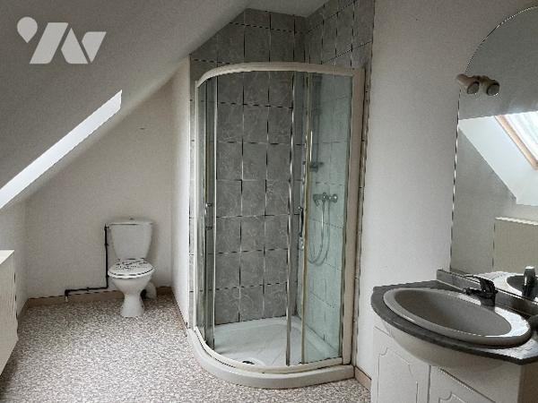 Maison 2 chambres avec cour et garage