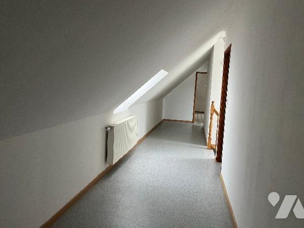 Maison 2 chambres avec cour et garage