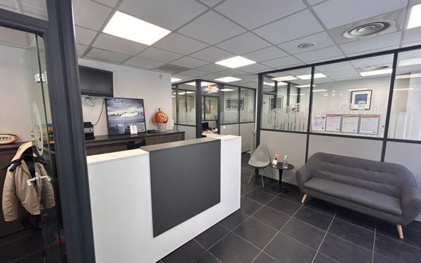 Appartement à vendre    8 pièces • 105,40 m2 Paris 10