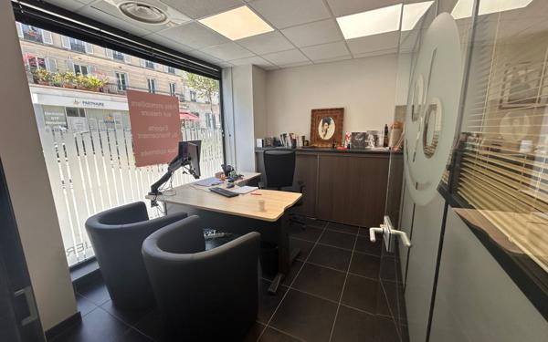 Appartement à vendre    8 pièces • 105,40 m2 Paris 10