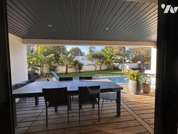 A VENDRE (56) TRES BELLE MAISON D'ARCHITECTE DE 2017 AVEC PISCINE -