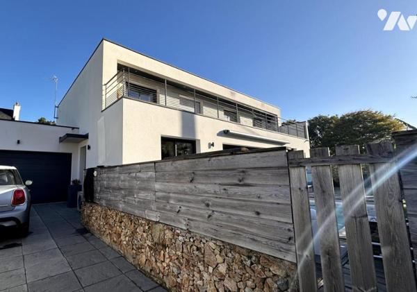 A VENDRE (56) TRES BELLE MAISON D'ARCHITECTE DE 2017 AVEC PISCINE -