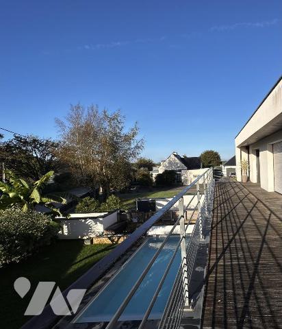 A VENDRE (56) TRES BELLE MAISON D'ARCHITECTE DE 2017 AVEC PISCINE -
