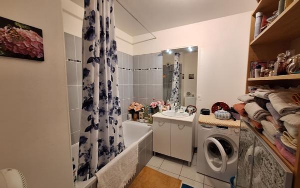 Appartement à vendre    3 pièces • 59,38 m2 Pessac