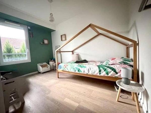 Appartement F4 récent à proximité des bords de Marne
