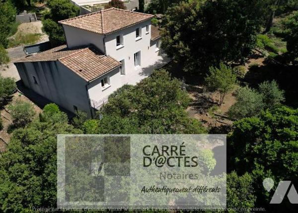 NOUVEAUTE !!! Les Notaires Associés CARRE D'@CTES vous proposent cette Magnifique villa de type...
