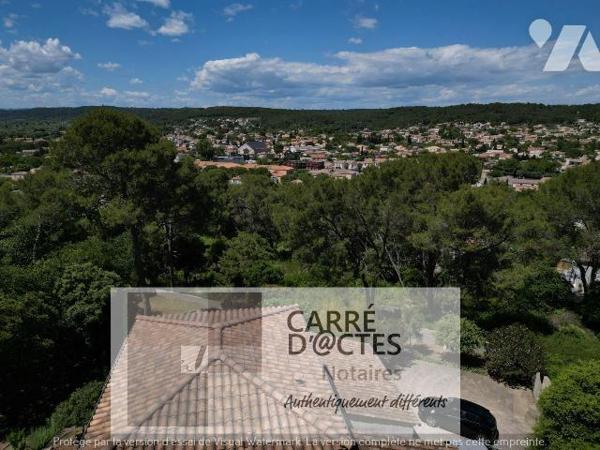 NOUVEAUTE !!! Les Notaires Associés CARRE D'@CTES vous proposent cette Magnifique villa de type...