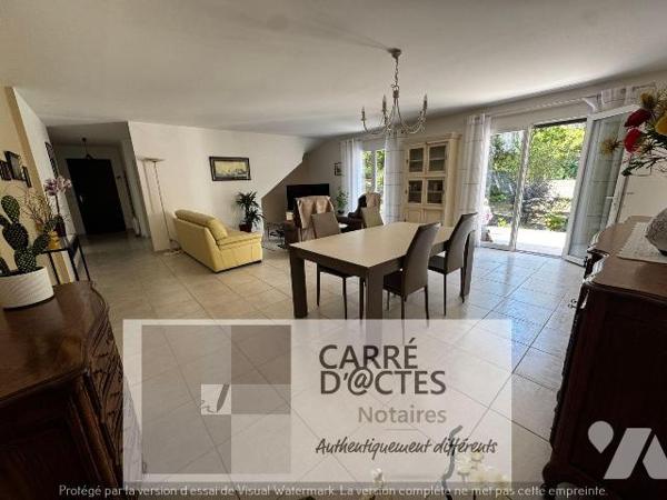 NOUVEAUTE !!! Les Notaires Associés CARRE D'@CTES vous proposent cette Magnifique villa de type...