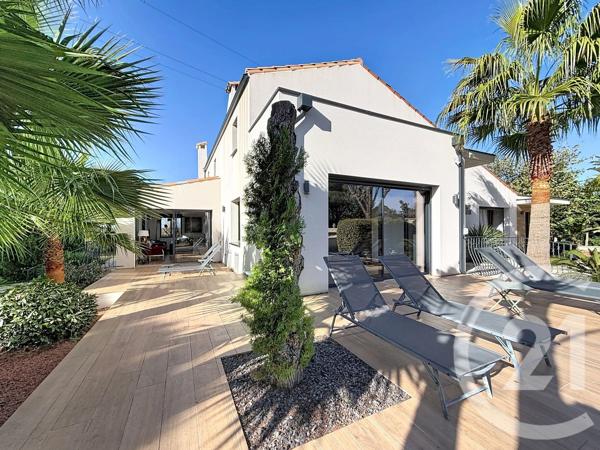 Maison à vendre  7 pièces - 252,35 m 2   AGDE  - 34