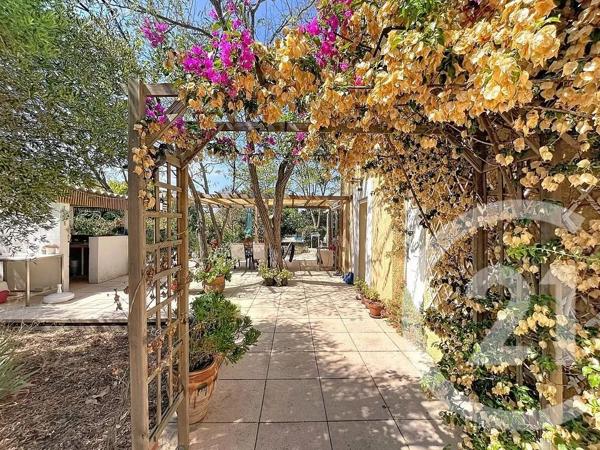 Maison à vendre  7 pièces - 252,35 m 2   AGDE  - 34