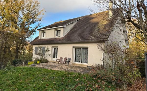 Maison à vendre    9 pièces •  Nogent-le-Rotrou