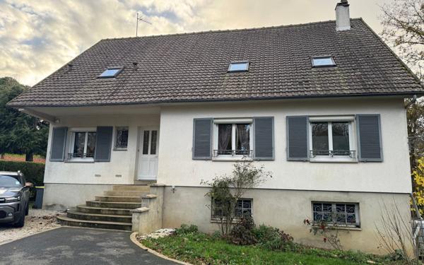 Maison à vendre    9 pièces •  Nogent-le-Rotrou