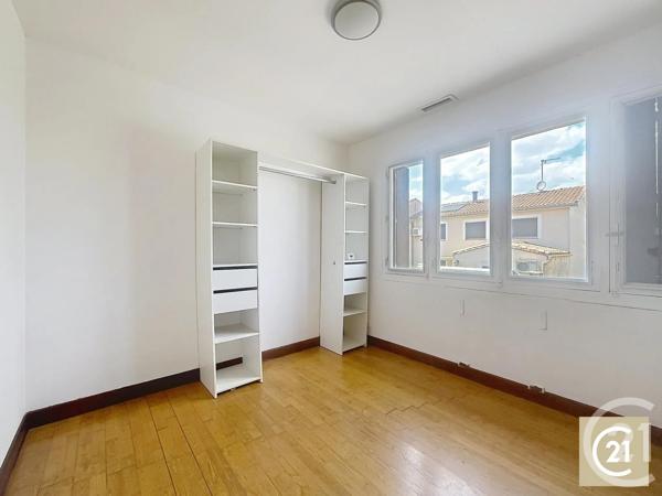 Maison à vendre  5 pièces - 94,69 m 2   BEZIERS  - 34