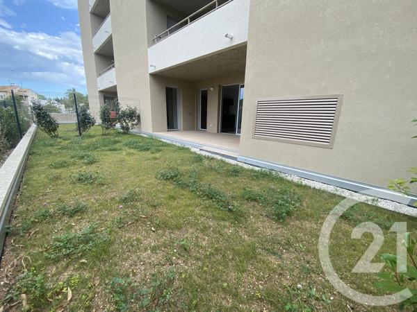 Appartement T3 à vendre  3 pièces - 100,50 m 2   CLERMONT L HERAULT  - 34