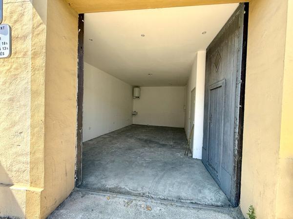 Mèze, local commercial 32.8 m2
