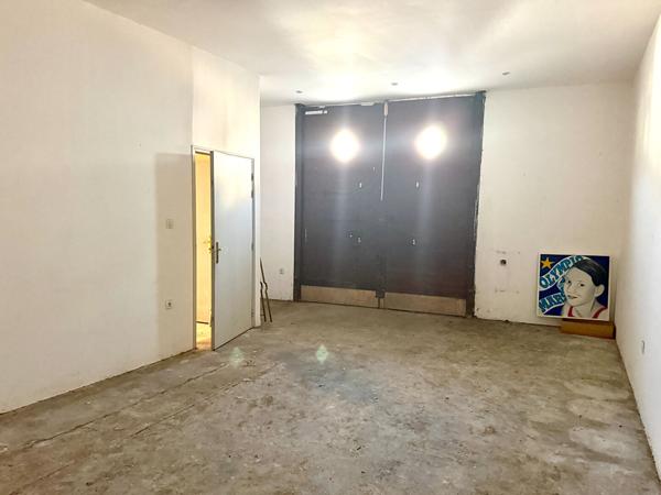 Mèze, local commercial 32.8 m2