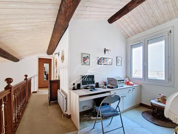 Maison de village T6 126 m² grand garage et patio