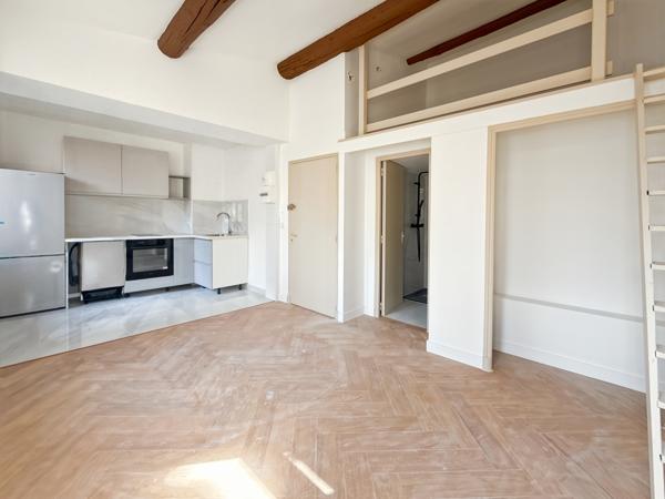 Marseille (13001) À Louer – Studio rénové avec climatisation – Rue Glandevès – Proximité Vieux-Port