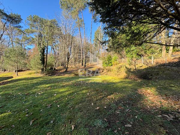 Terrain constructible plat de 1500 m2 sur Périgueux Ouest 5 mn de Périgueux