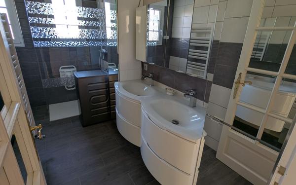 Appartement à louer    2 pièces • 88,57 m2 Poitiers