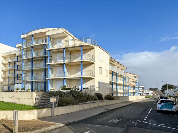 Studio alcôve rénové - vue latérale sur l'océan