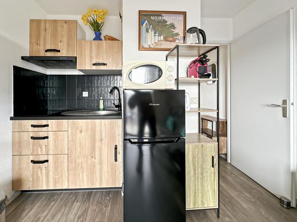 Studio alcôve rénové - vue latérale sur l'océan