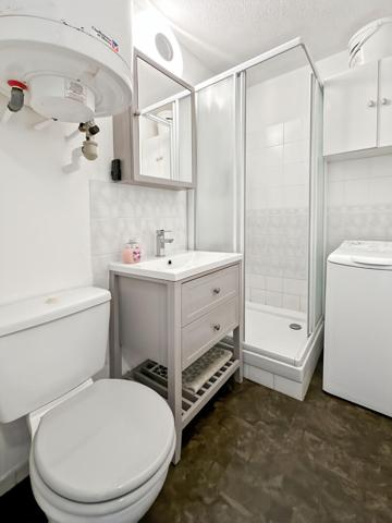 Studio alcôve rénové - vue latérale sur l'océan