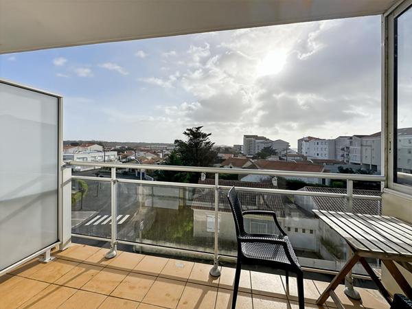 Studio alcôve rénové - vue latérale sur l'océan