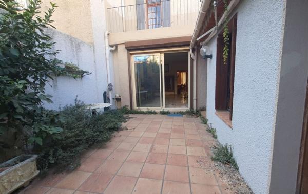 Vente Maison de ville avec cour interieur à rafraîchir Narbonne   