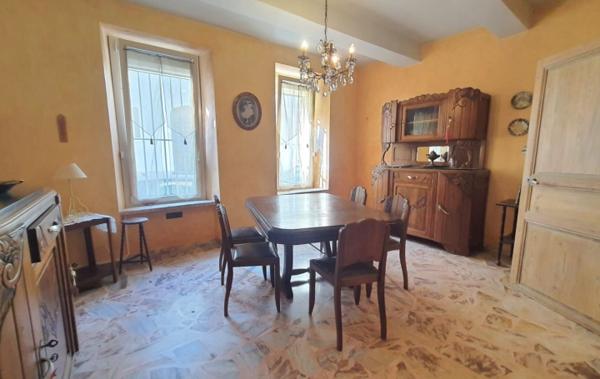 Vente Maison de ville avec cour interieur à rafraîchir Narbonne   