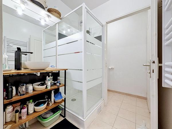 Appartement T2 avec Terrasse Garage et Stationnement