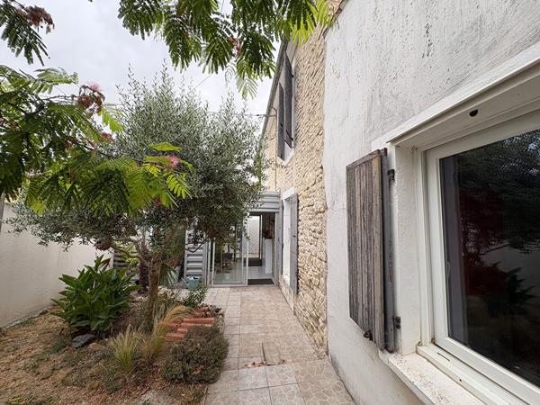 Maison Surgeres 5 pièce(s) 140m2