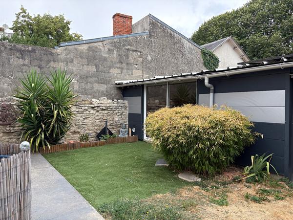 Maison Surgeres 5 pièce(s) 140m2