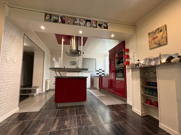 Maison Surgeres 5 pièce(s) 140m2