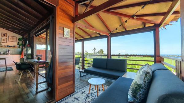 Authentique villa de style balinais avec trois logements indépendants d'environ 150 m² à Saint-Pierre