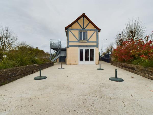 LOCAL COMMERCIAL - 210 m2