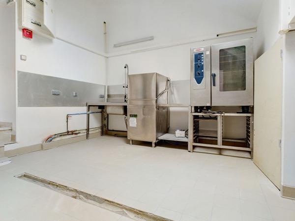 LOCAL COMMERCIAL - 210 m2