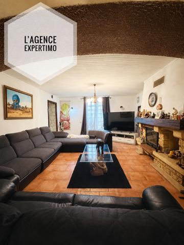 BIEN RARE À LA VENTE - ENSEMBLE IMMOBILIER DE DEUX MAS EN CAMPAGNE